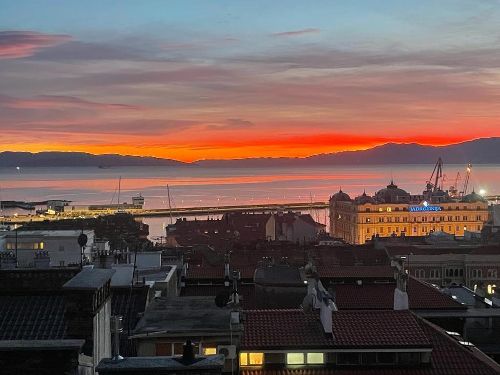 Penthouse Rijeka Centar Apartamento Exterior foto